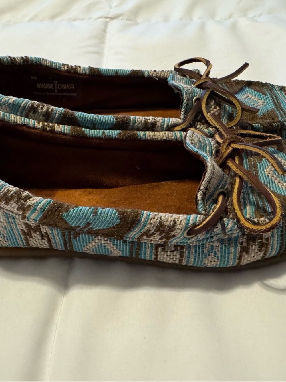 Minnetonka  Womens Size 9 Baja Moccasin Aztec Tribal Print Blue and Brown - Picture 7 of 8
